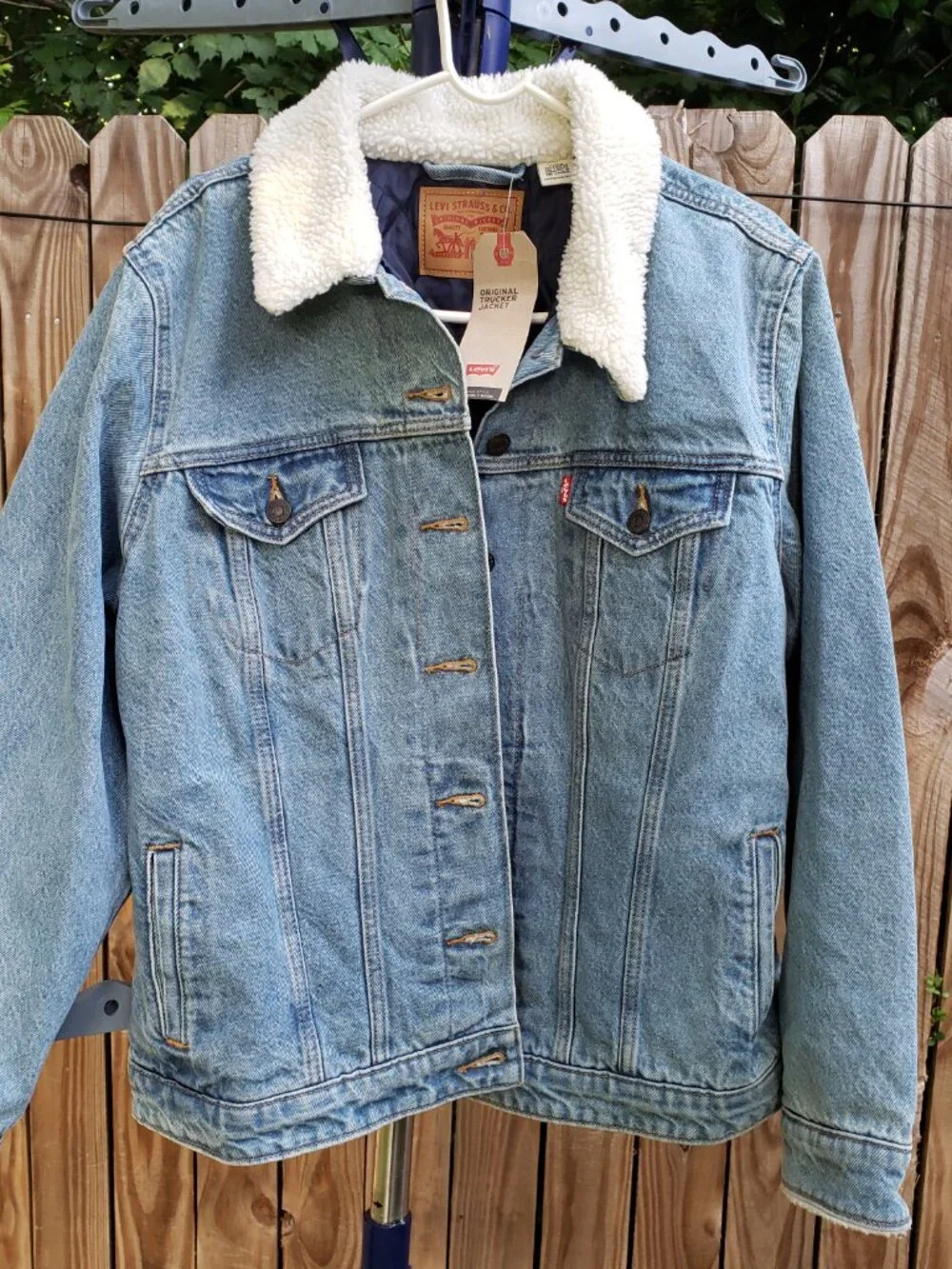 BNWT LEVI'S Original Trucker jacket with fuzzy sherpa (2X) medium wash denim